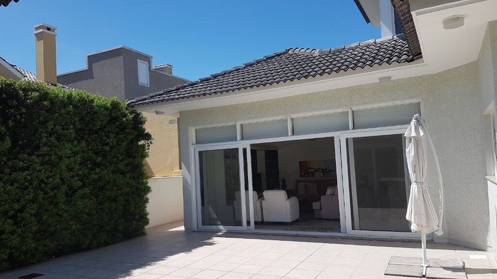 Casa à venda com 6 quartos, 354m² - Foto 27