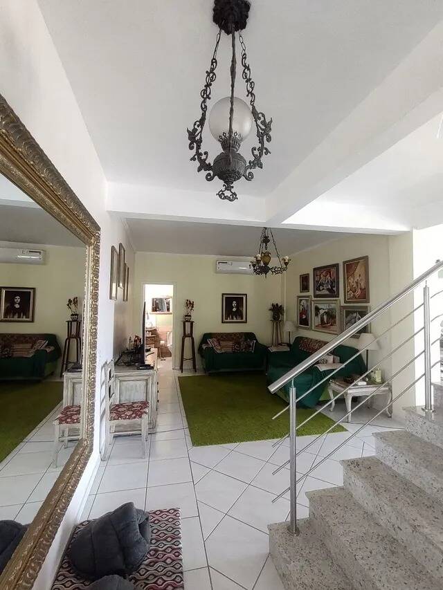 Casa à venda com 4 quartos, 329m² - Foto 2