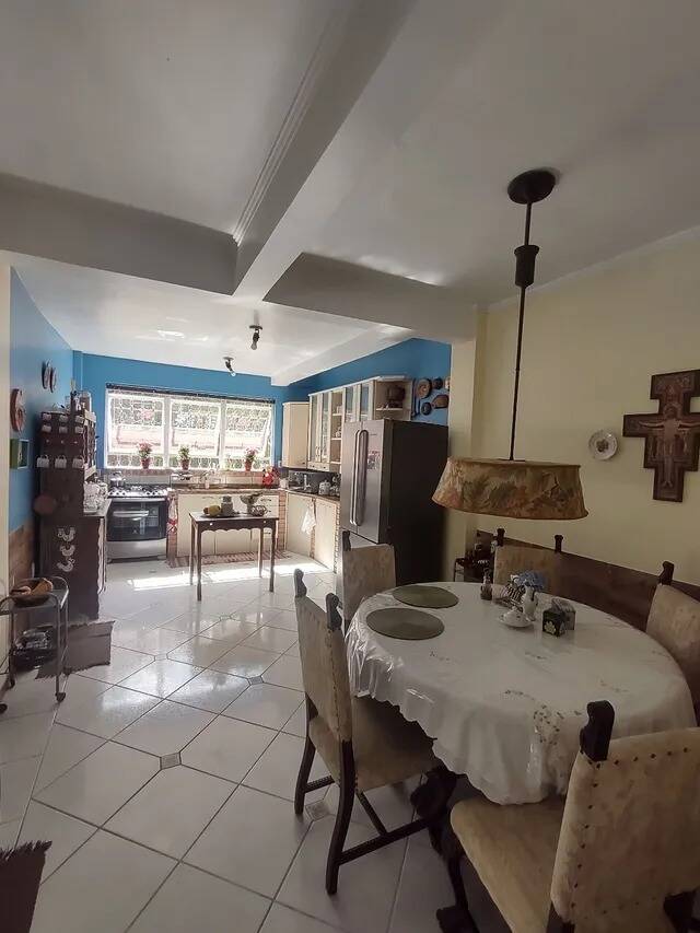 Casa à venda com 4 quartos, 329m² - Foto 4