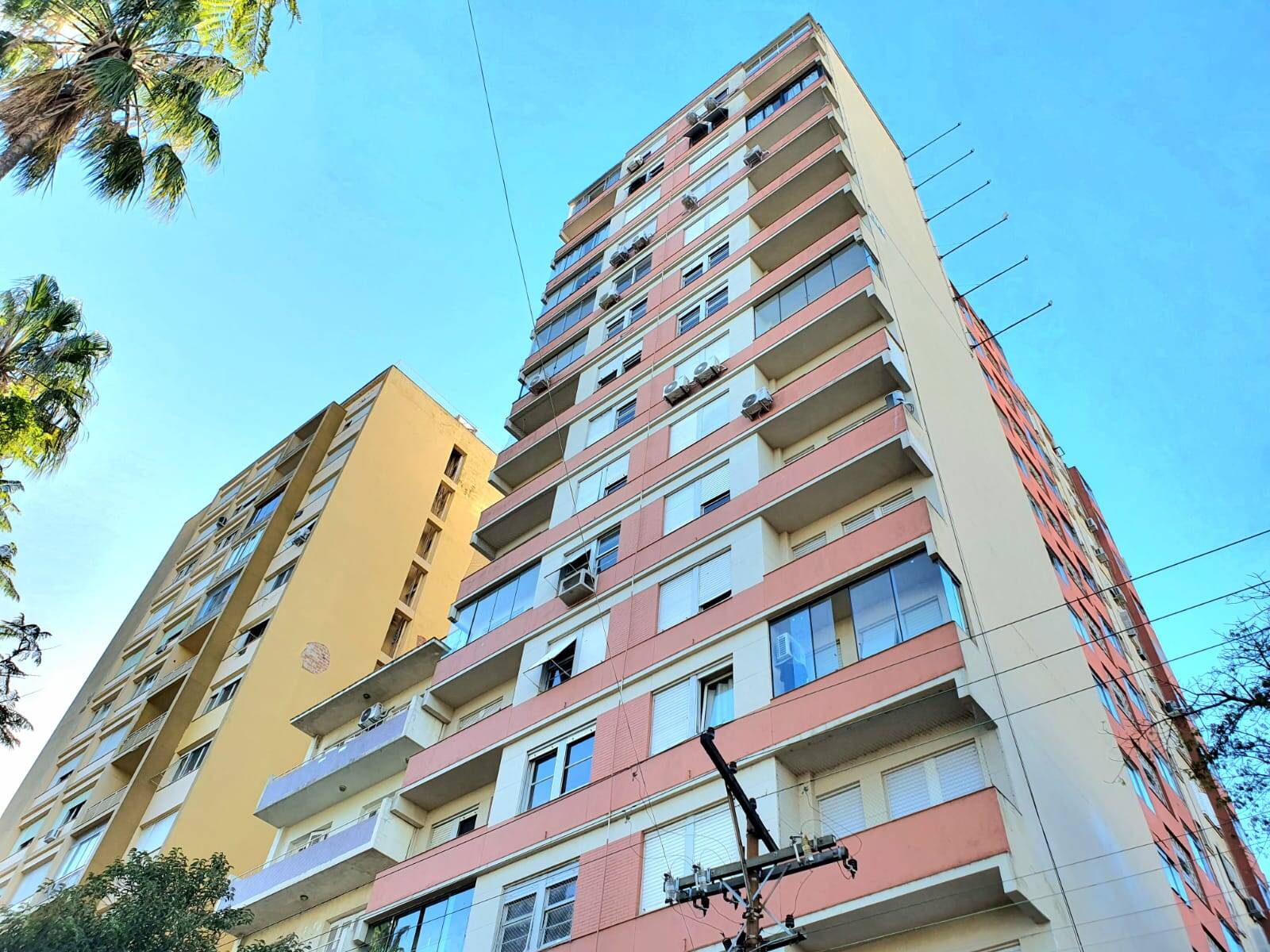 Apartamento à venda com 3 quartos, 87m² - Foto 1