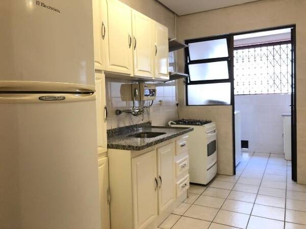 Apartamento à venda com 2 quartos, 77m² - Foto 10