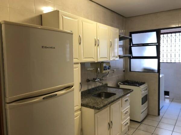 Apartamento à venda com 2 quartos, 77m² - Foto 9