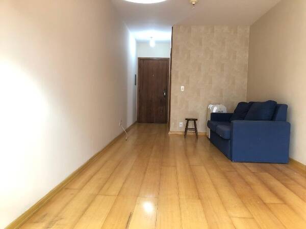 Apartamento à venda com 2 quartos, 77m² - Foto 2