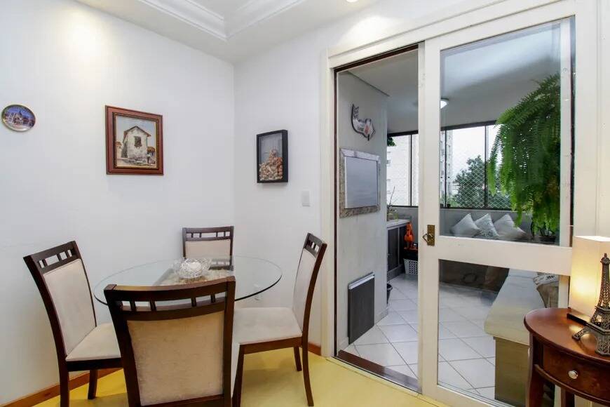 Apartamento à venda com 2 quartos, 75m² - Foto 8