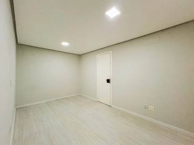 Casa à venda com 5 quartos, 230m² - Foto 6