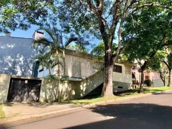 Casa à venda com 3 quartos, 201m² - Foto 2