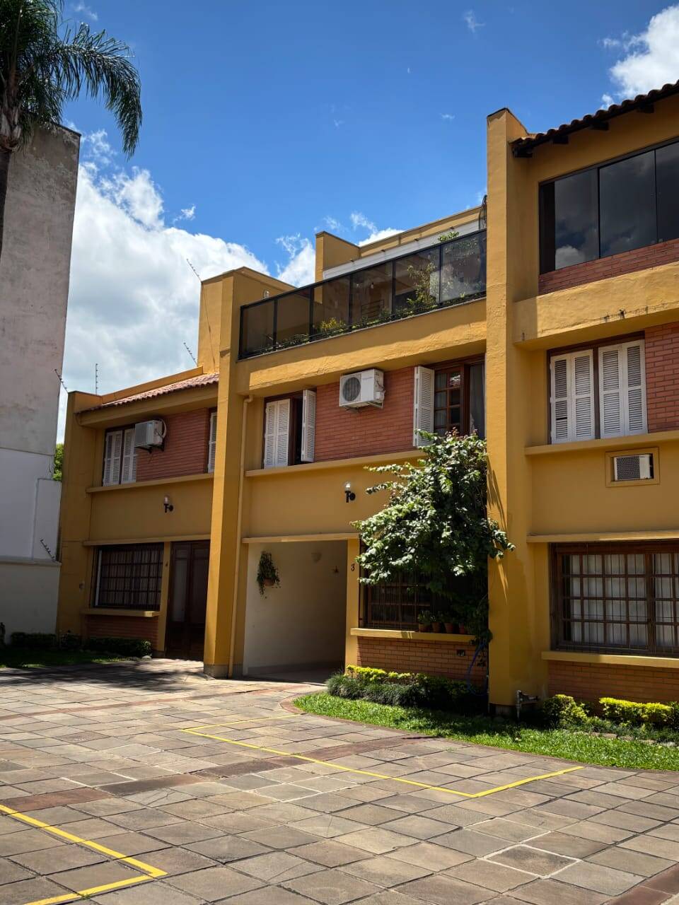 Casa à venda com 3 quartos, 166m² - Foto 1