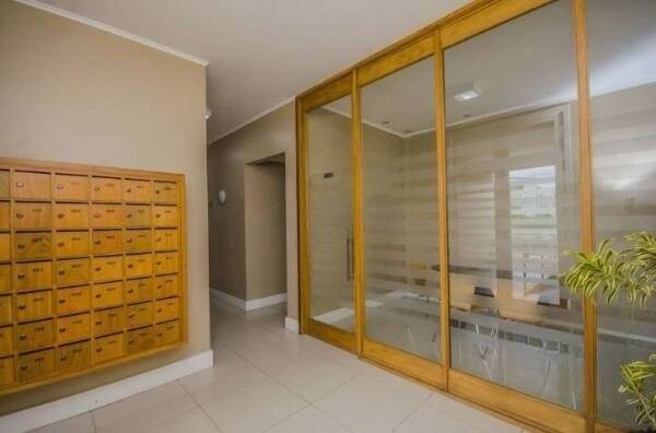 Apartamento à venda com 2 quartos, 74m² - Foto 2