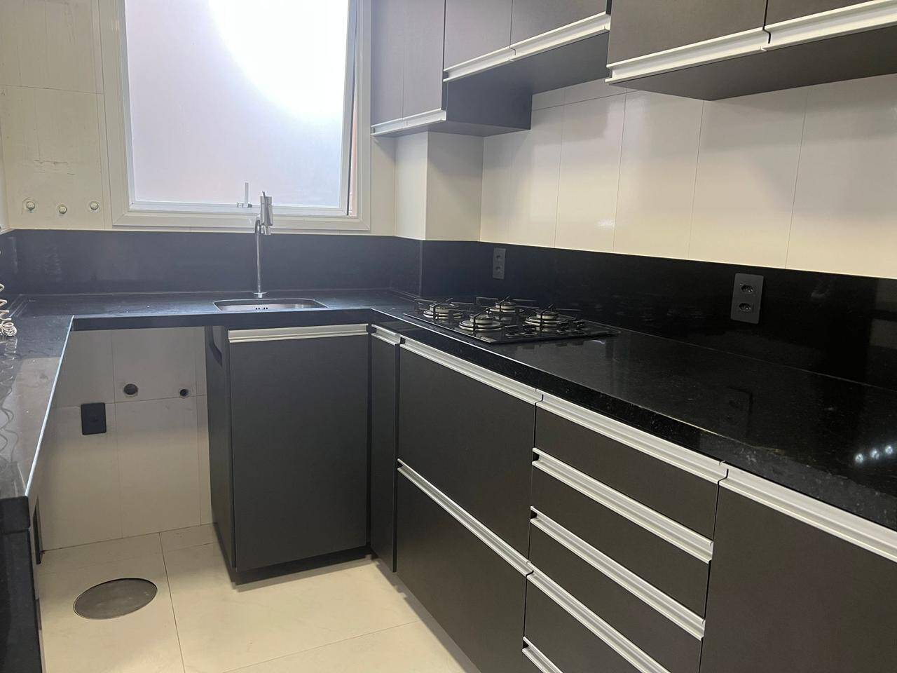 Apartamento à venda e aluguel com 2 quartos, 60m² - Foto 3