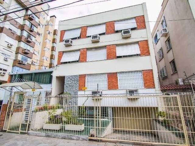 #77 - Casa para Venda em Porto Alegre - RS - 1